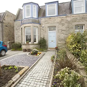 Bed & Breakfast Doris Crook, Edinburgh
